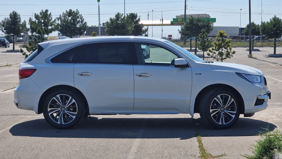Продам Acura MDX hybrid 2019 4