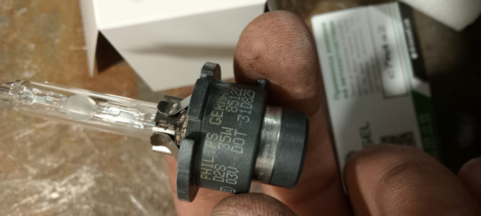Нові ближні лампи Ксенонова лампа Zax metal base D2S +50% 5000 5
