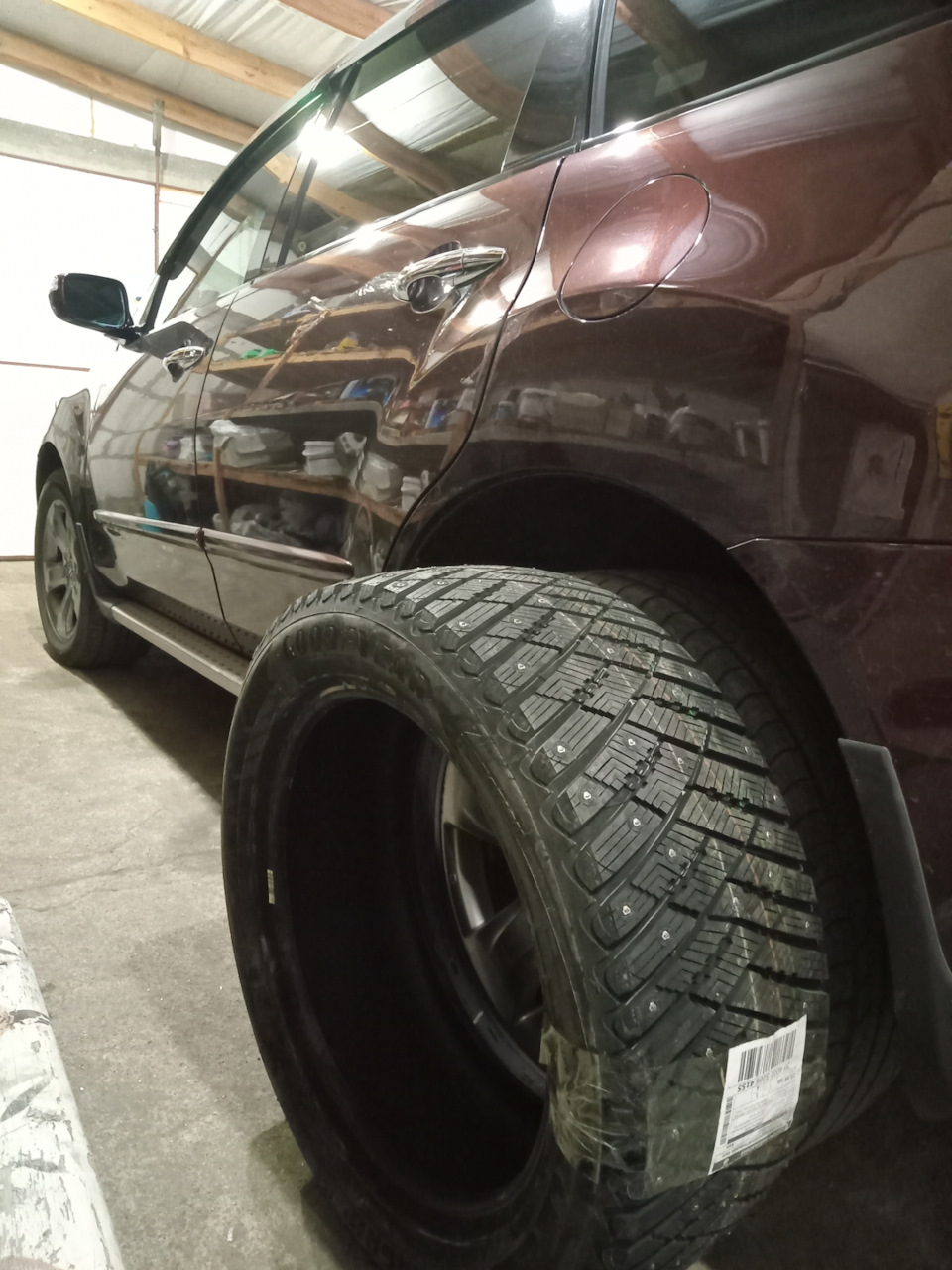 Прийшли зимові черевики, Goodyear UltraGrip Ice Arctic SUV 255/50 R19 111T XL FP (шип) 3