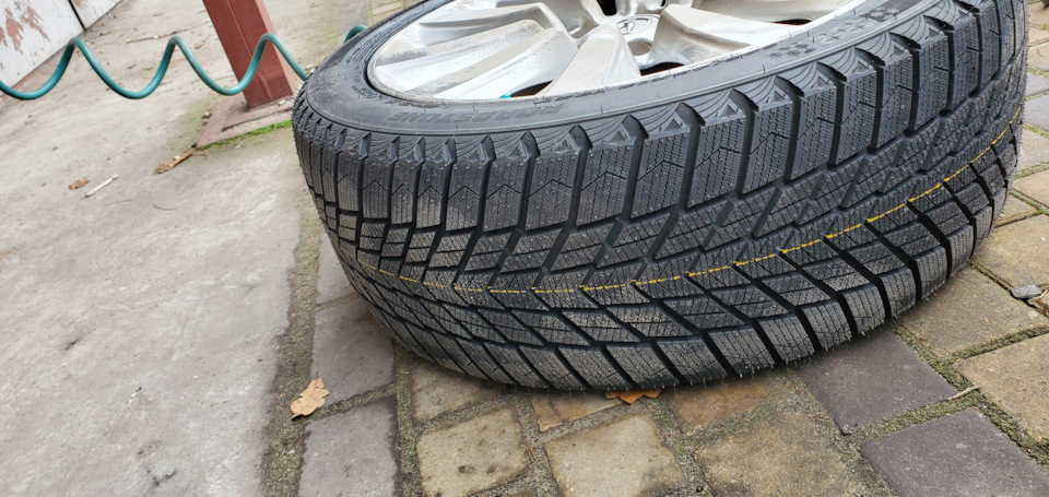 Зимові шини ROADSTONE 1