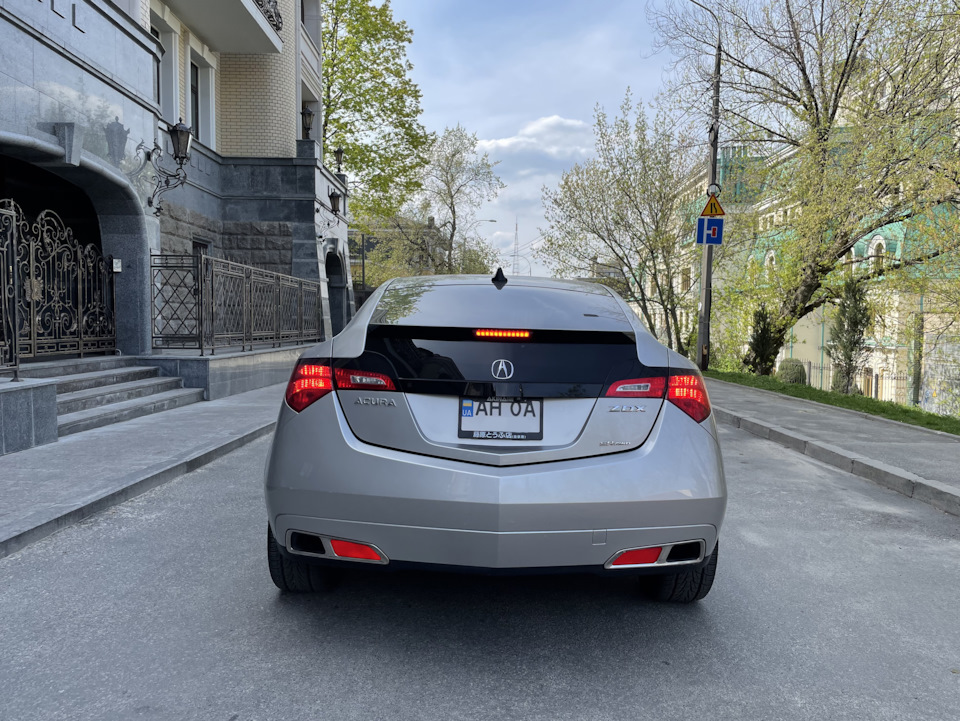 Травнева фотосесія Acura ZDX 3