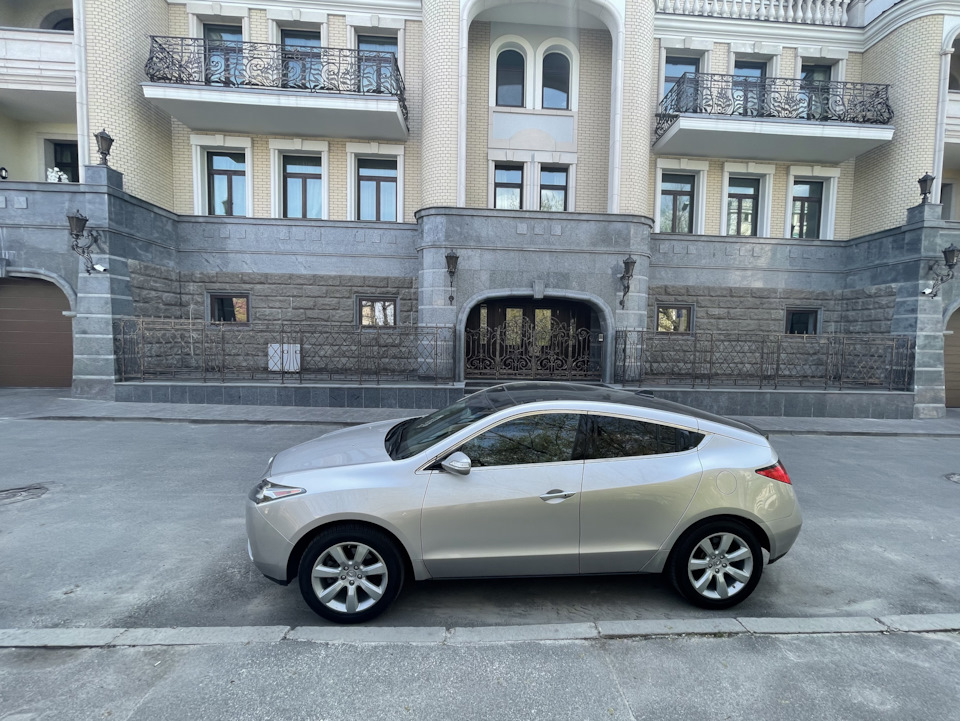Травнева фотосесія Acura ZDX 5