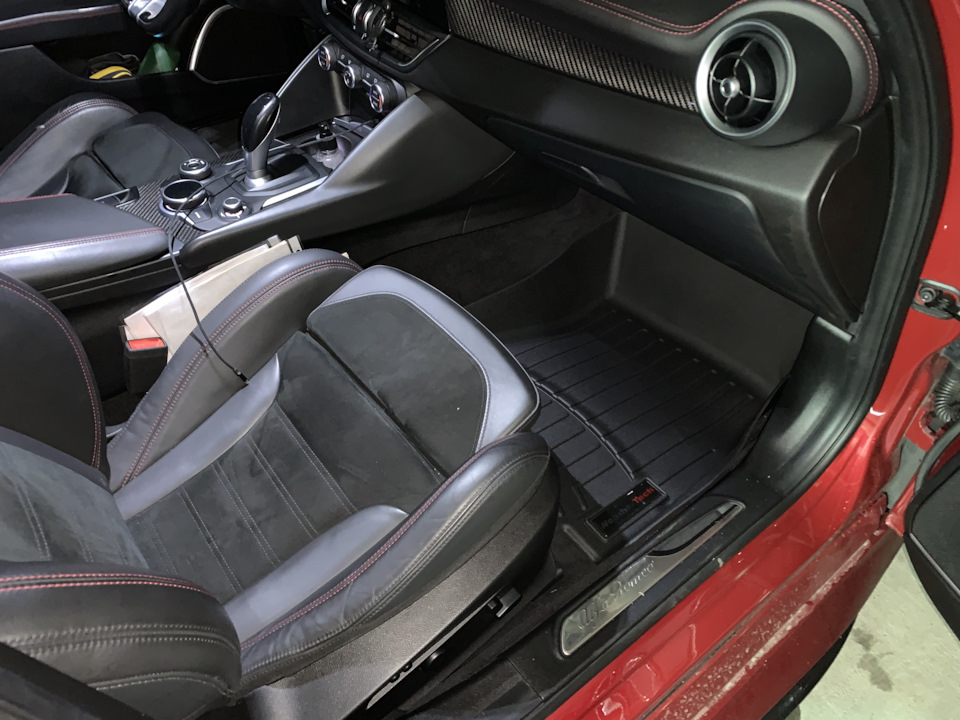 Оригінальні зимові килимки або WeatherTech 2