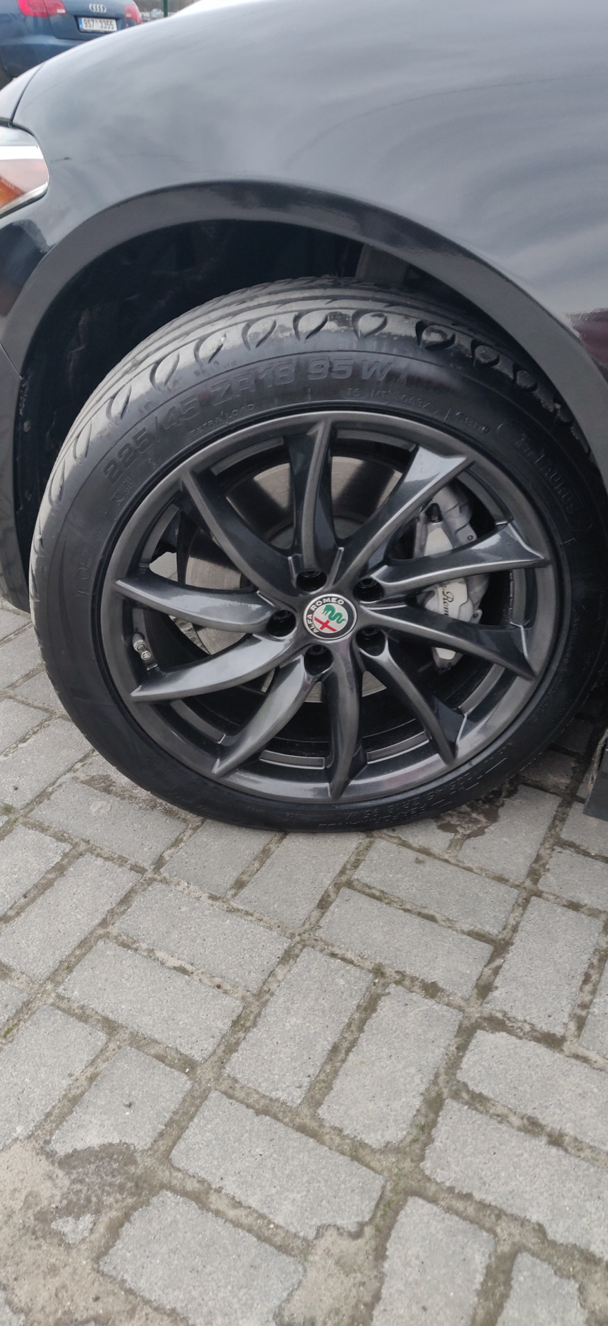 Шині Taurus UHP 225/45 R18 1