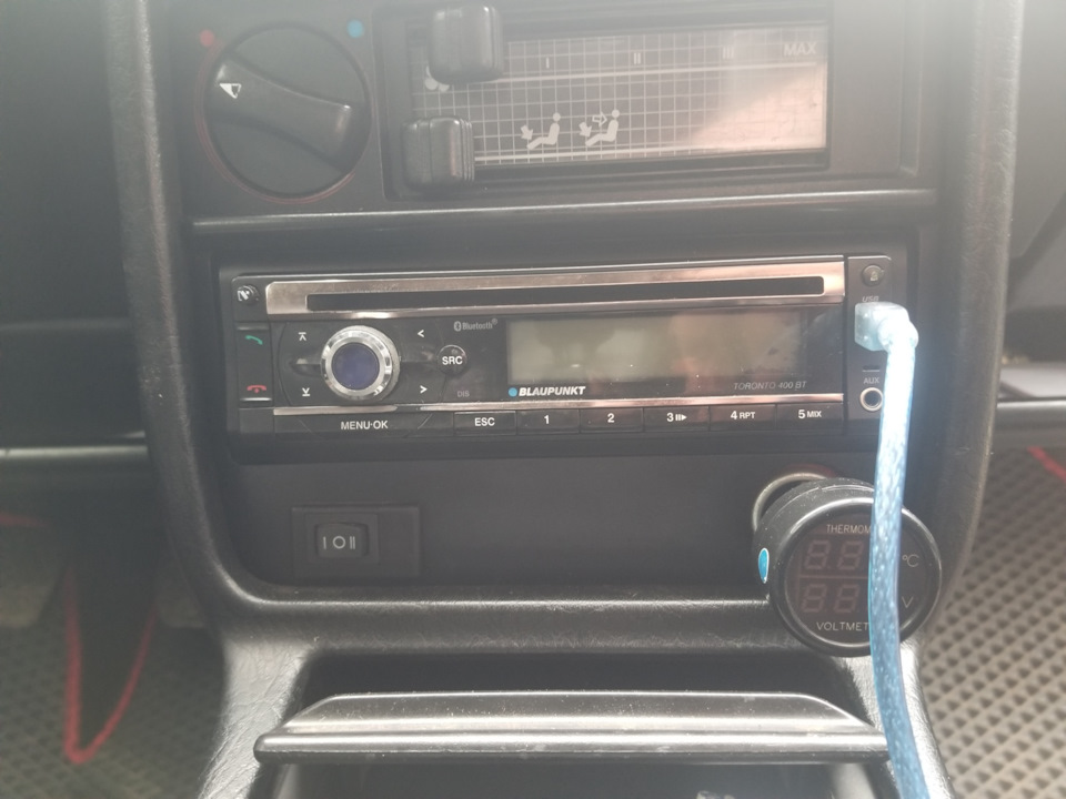 Нова магнітола Blaupunkt 2