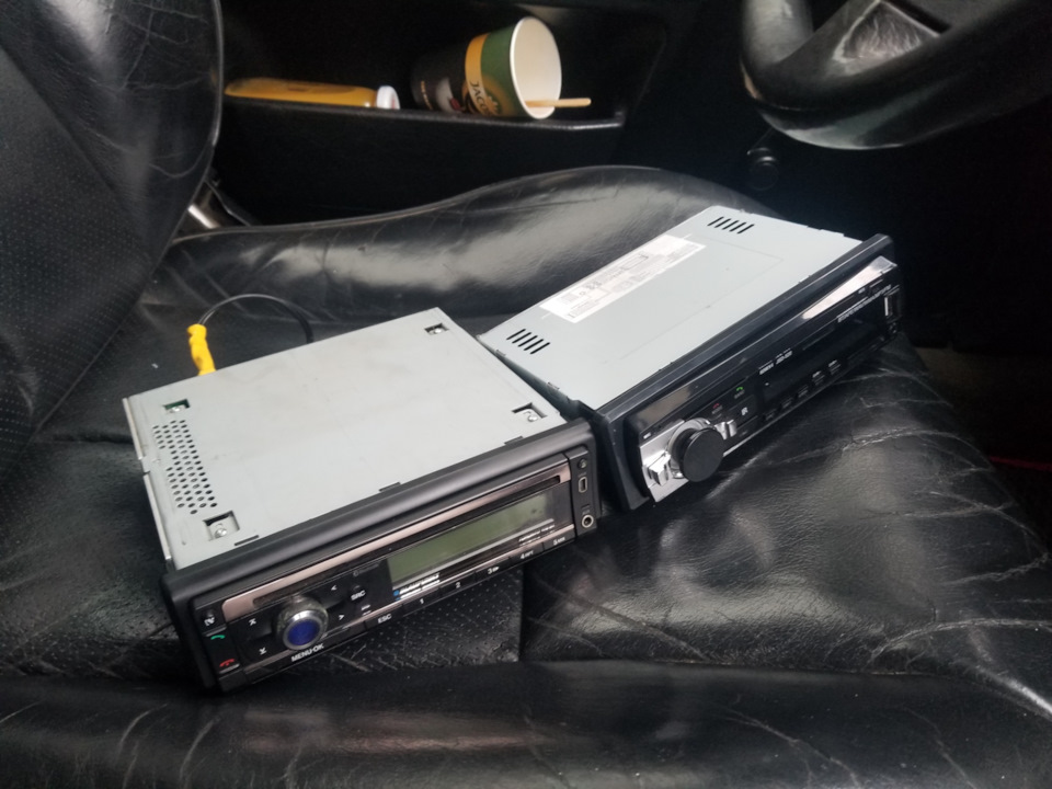 Нова магнітола Blaupunkt 1