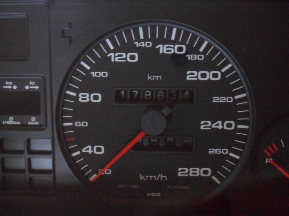 Продам приладку Audi V8! 5