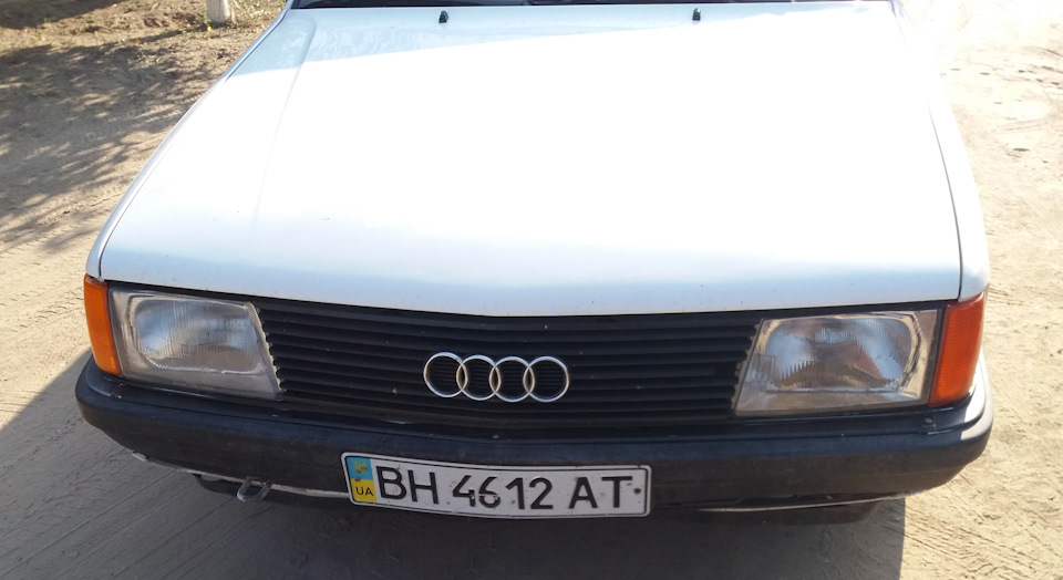 Лінзи Koito Q5 3.0` (репліка) в Audi 100 C3 4