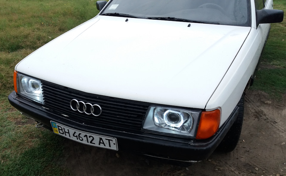 Лінзи Koito Q5 3.0` (репліка) в Audi 100 C3 5
