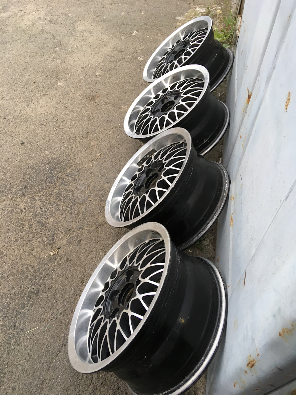 OZ R15 5x112 7J ET35 3