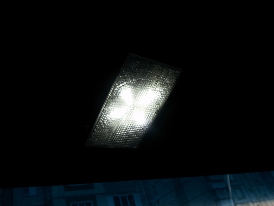 LED підсвічування у плафон салону 4