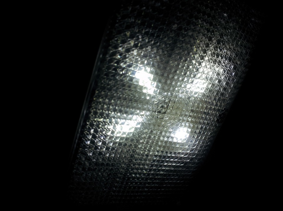 LED підсвічування у плафон салону 5