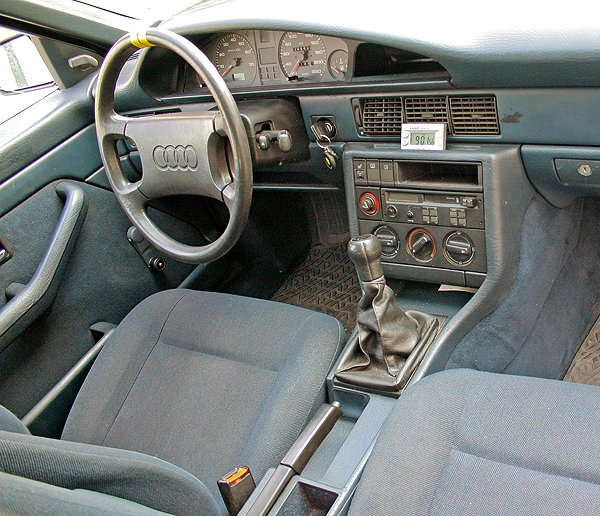 Комплектація моєї Audi 100. 3