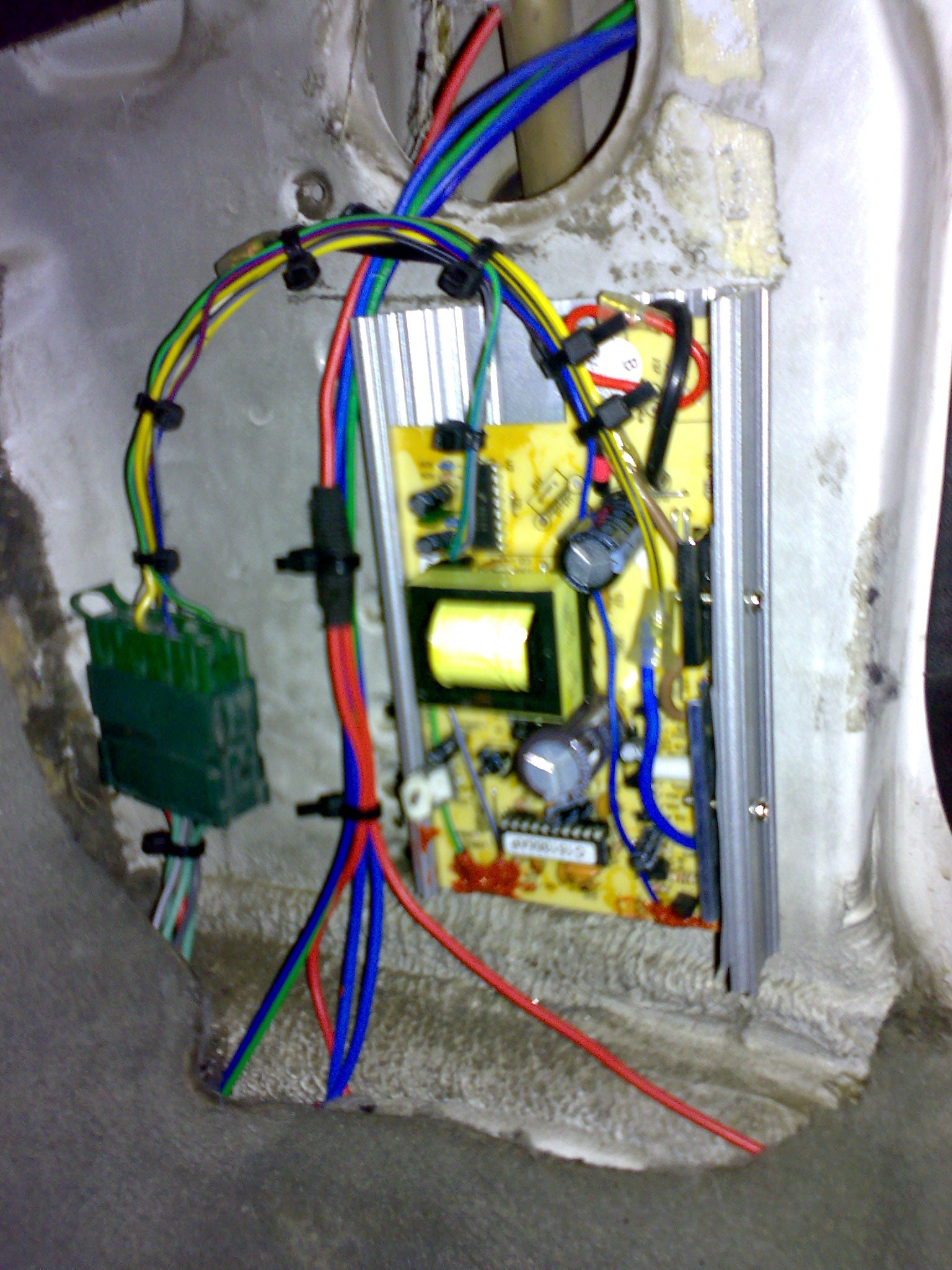 220 V)) 1