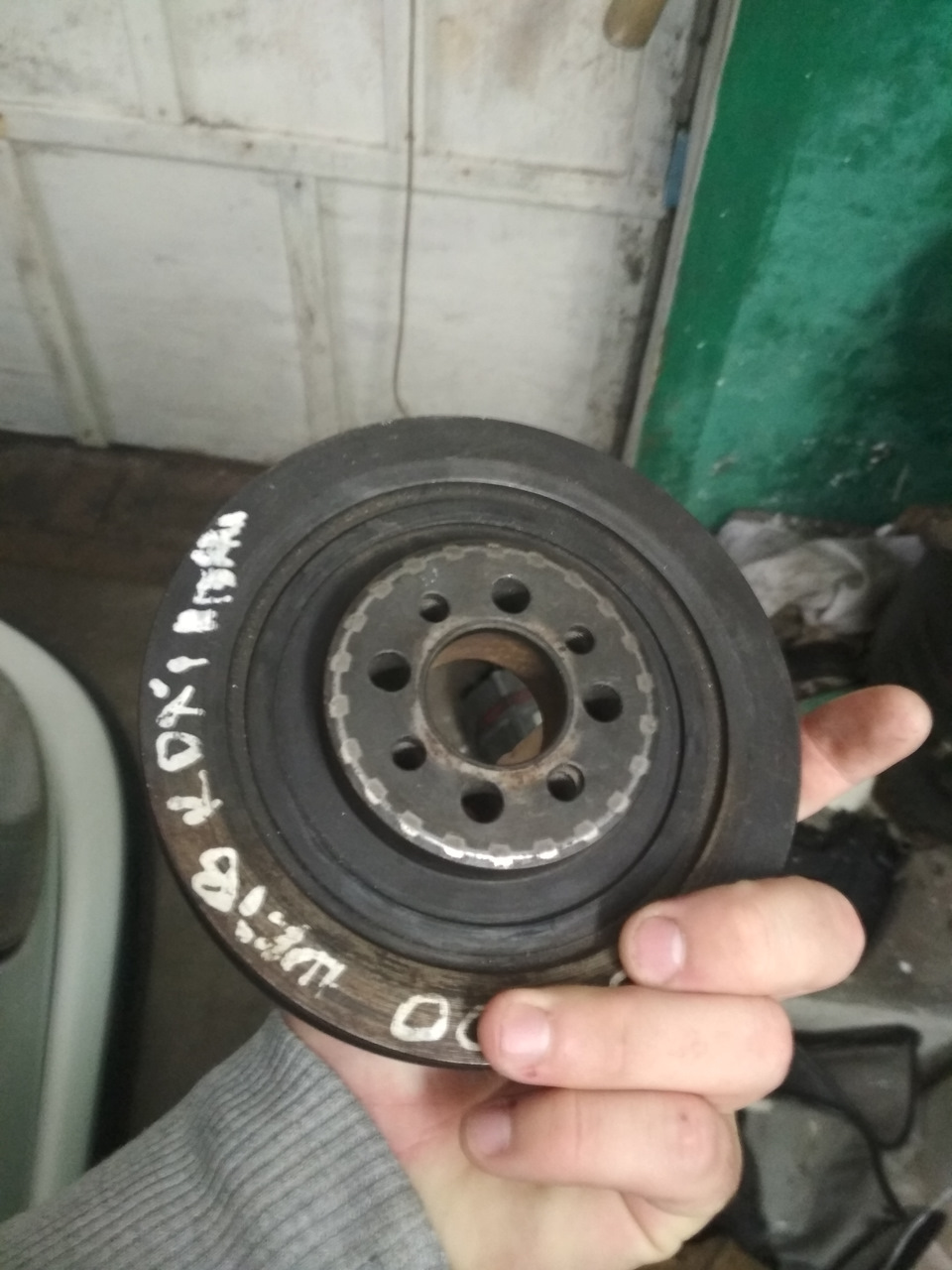 Продам приводний шків генератора. 1