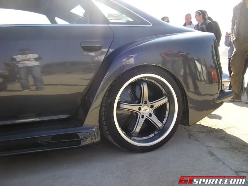 Сміливий колгосп тюнінг автомобіля Audi A6 5