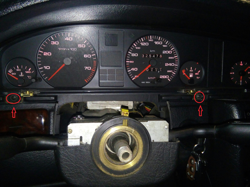Світлодіоди в панель приладів Audi 100 4