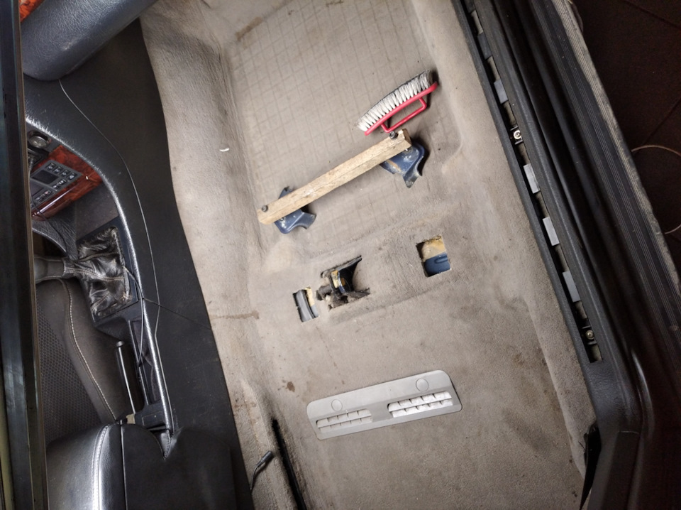Поставив Електро RECARO 5