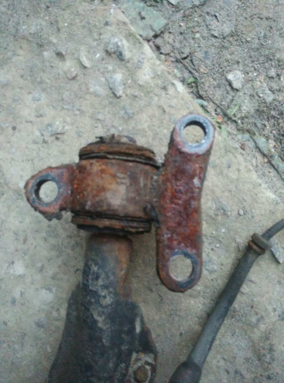 З mono в quattro. Підготовка. Заміна сайлентблоків. 1