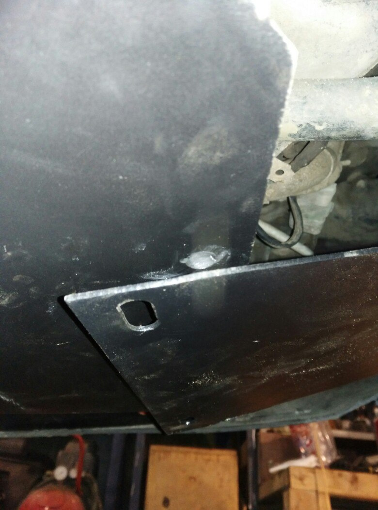 Встановлення захисту у стандартні місця за допомогою дриля та болгарки. 5