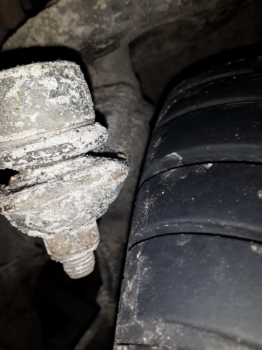 Гума 255/40 r17 спереду для кузова с4 91-97 р.в. 4