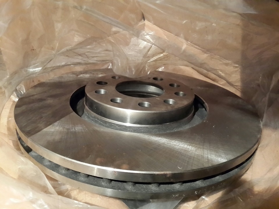 Roadhouse: 1) колодки гальмівні Audi A4 A8 2) диски 320*30 для Audi A4 A6 S6 ALLROAD c5 5