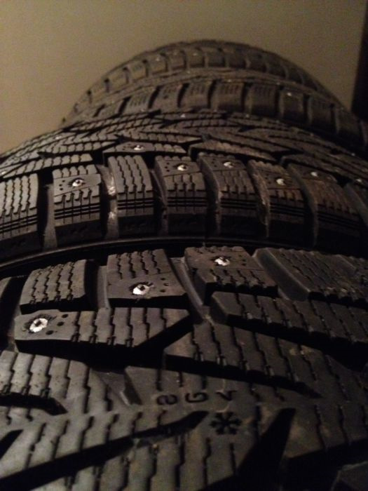Зимові сандалі 2016: Nokian Hakkapeliitta 7 235/45 17 2