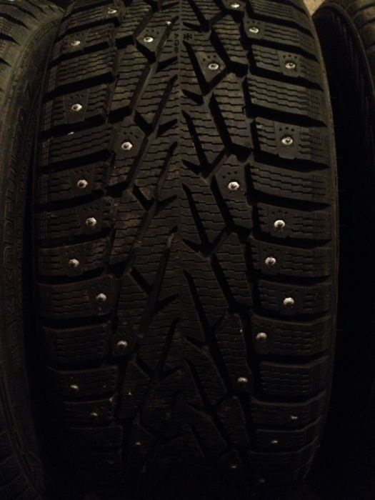 Зимові сандалі 2016: Nokian Hakkapeliitta 7 235/45 17 4