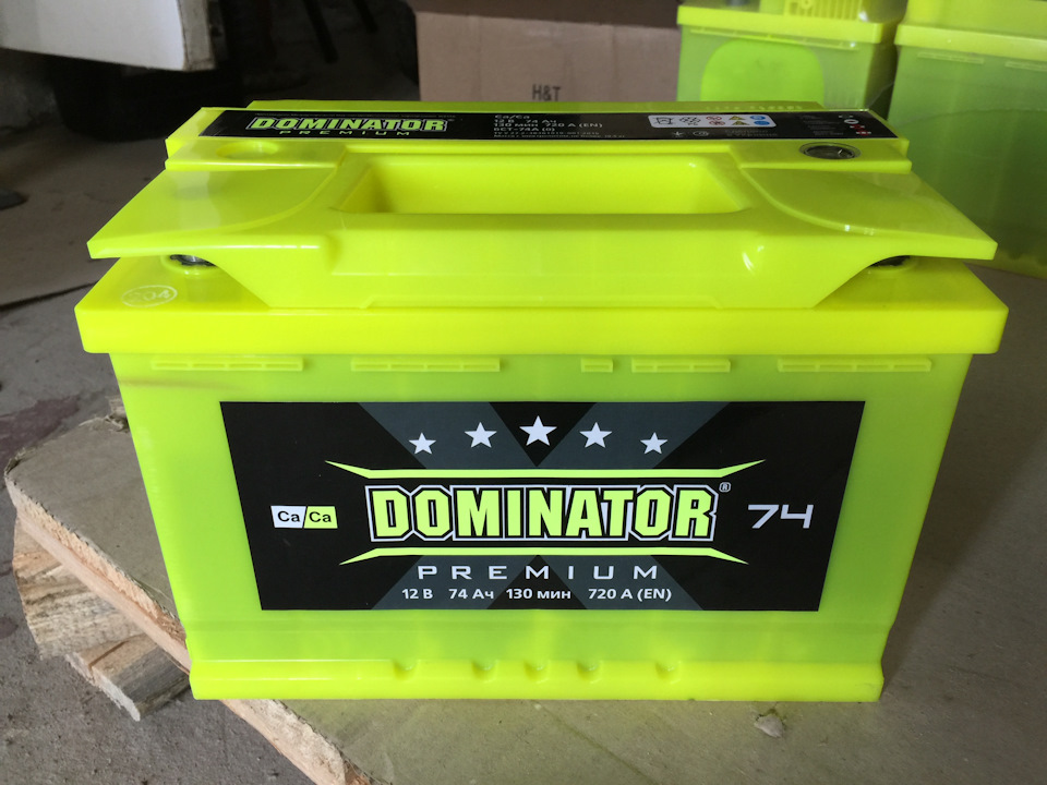 Установка нового АКБ DOMINATOR 74Ah 720 A (EN) 1