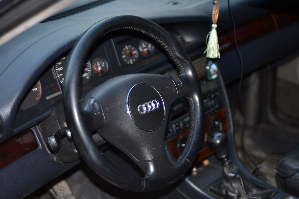 Фото салону, а точніше керма від Audi A6 C5 до Audi 100 C4 1