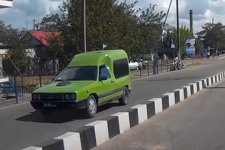 Зустрів дуже цікавий варіант автомобіля Audi 100 C3 Typ44 pickup 1