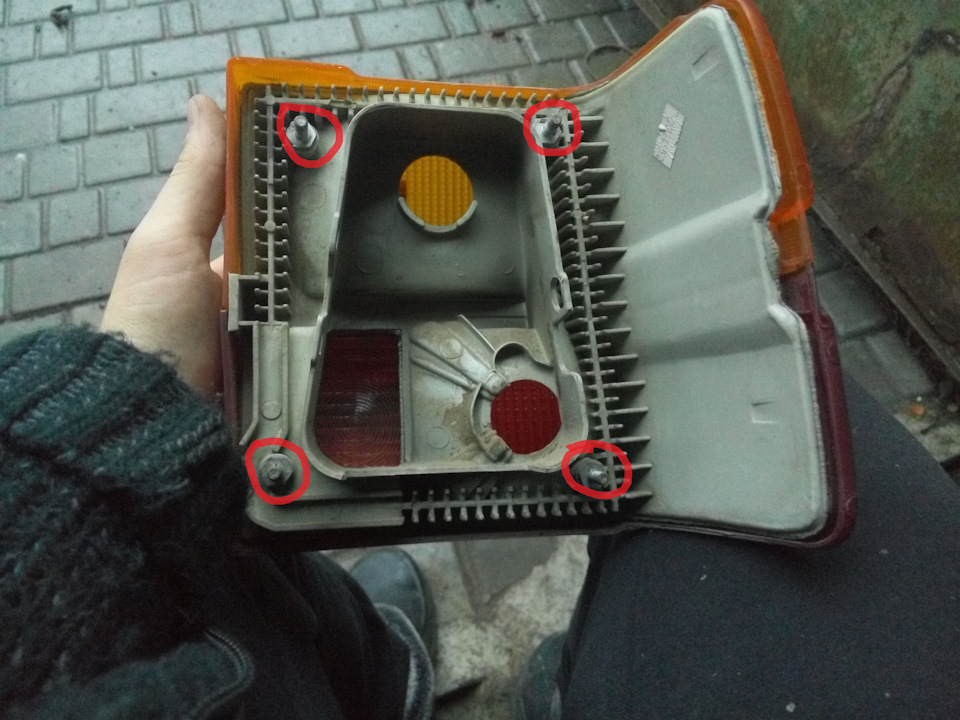 Зміна заднього лівого стопа. 3