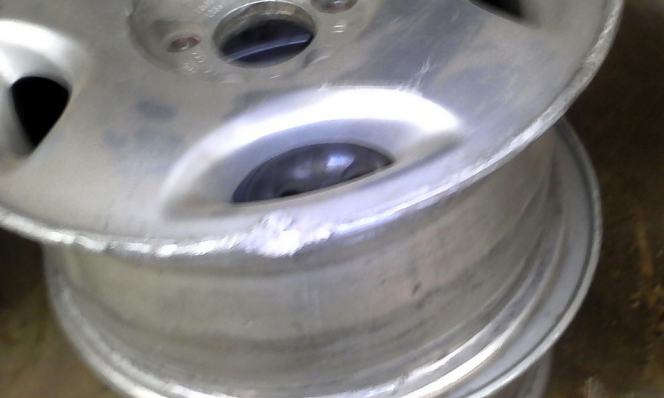 Кому диски Opel 15r 7j 3