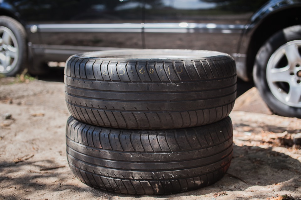 Шини спереду: 215/60R15 Semperit Top-Speed ​​2 2
