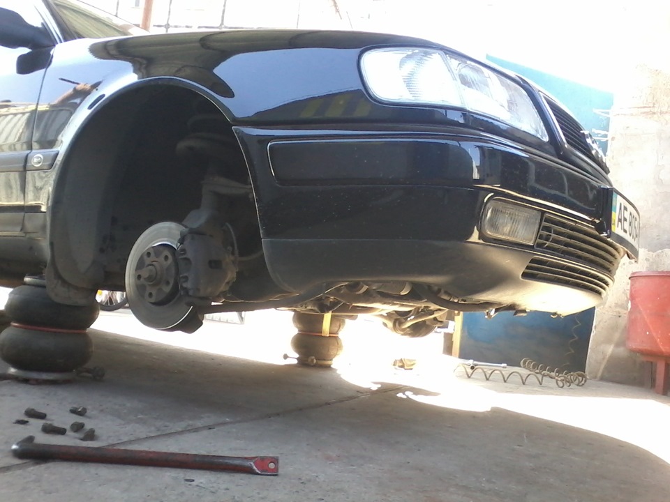 Шини спереду: 215/60R15 Semperit Top-Speed ​​2 3