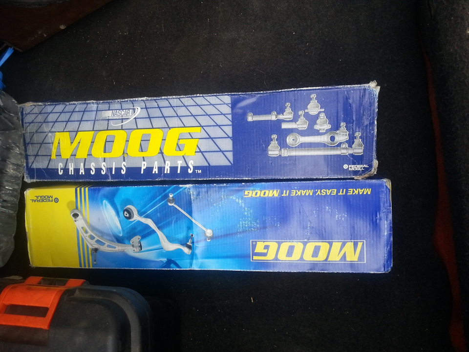 Продам або обміняю передні важелі MOOG 1