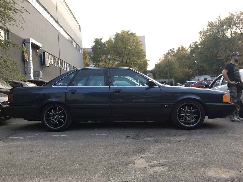 Audi 100 Sport S711(5000 look) vs Audi 200 20v Avant 4