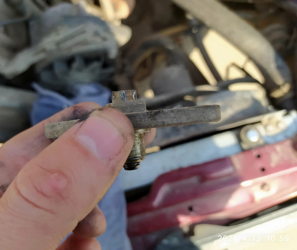 Копійковий ремонт рульової рейки, або Сунь, плюнь, а зверху скотчем