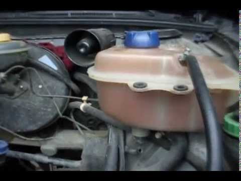 Випирає ОЖ з бачка, дме холодним піч. Audi 80 b3 1