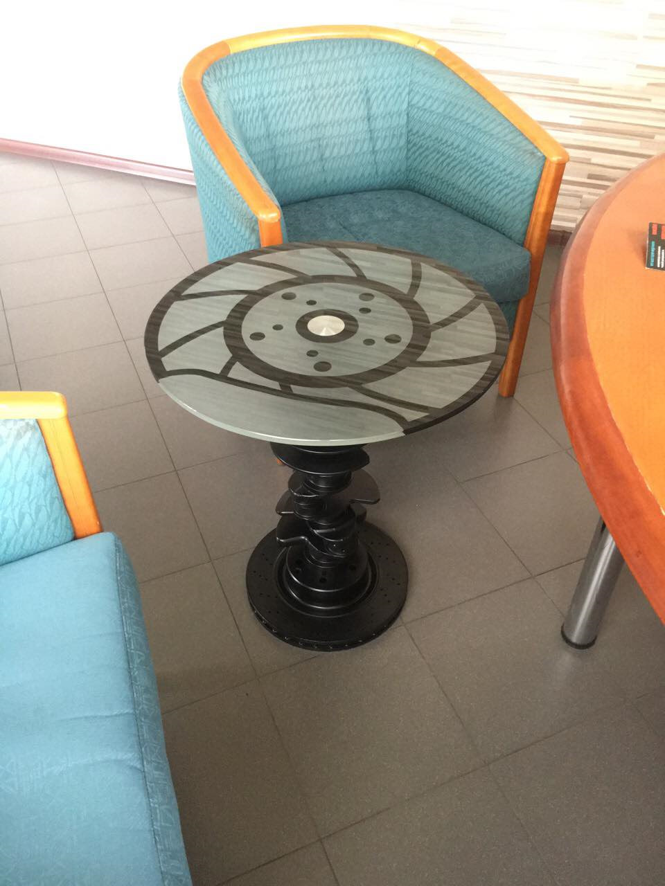 Продам стильний дизайнерський столик. 1