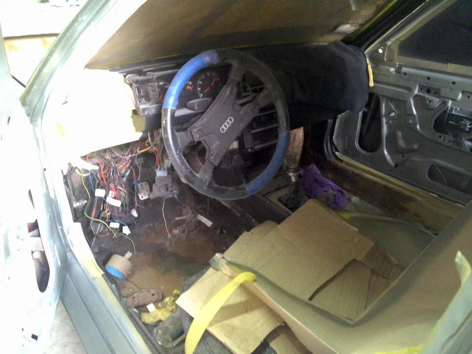 Салон Audi 80 b2