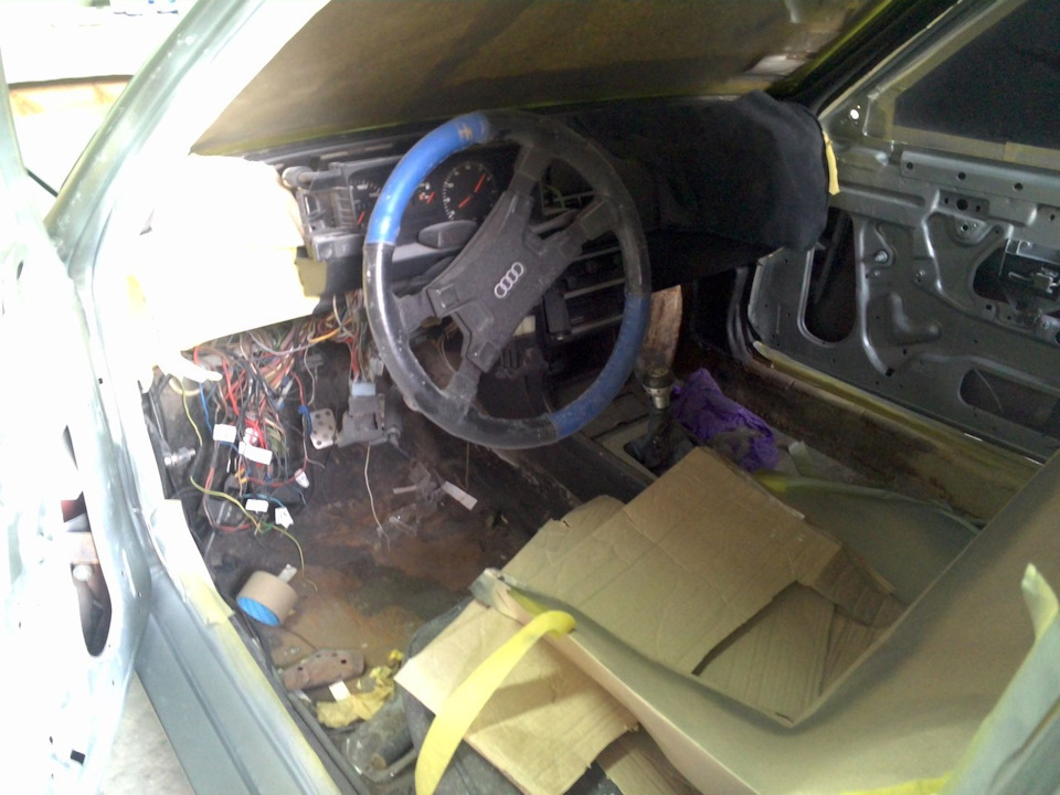 Салон Audi 80 b2 1
