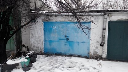 в країні все погано, а ми вирішили витратити гроші з батьком на матеріал і поміняли дах на гаражі 1