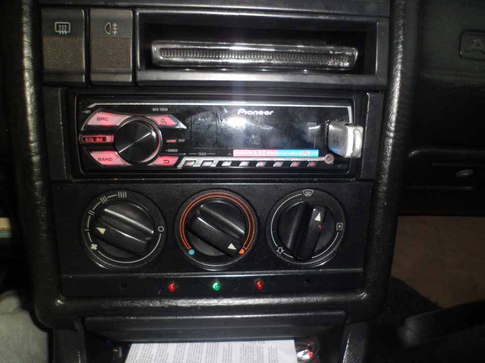 Pioneer MVH-150UB 1