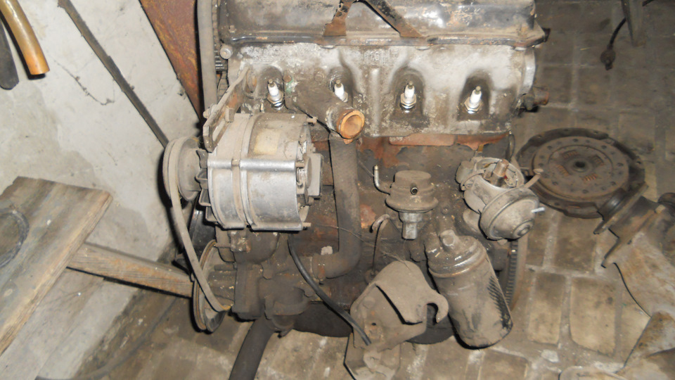 Залишки від Audi 80 В1 4