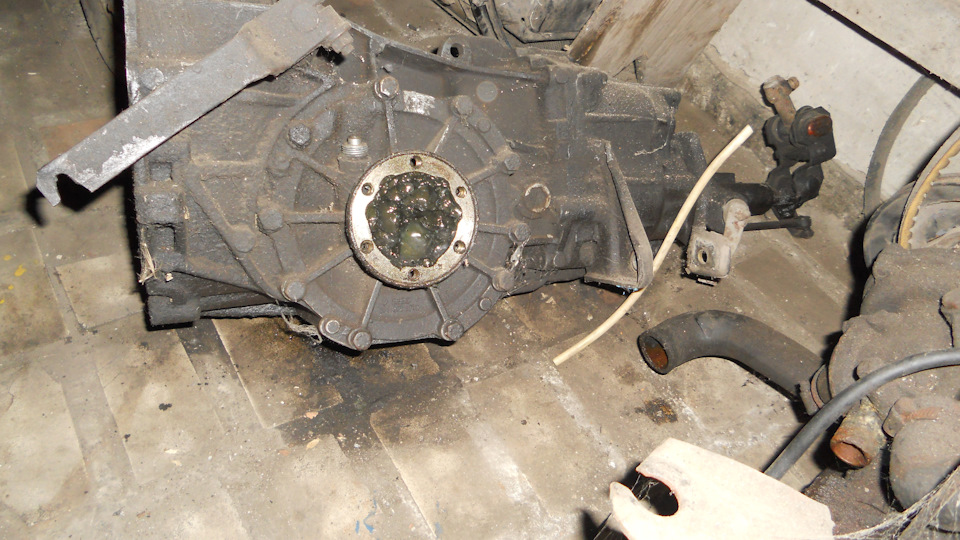 Залишки від Audi 80 В1 3