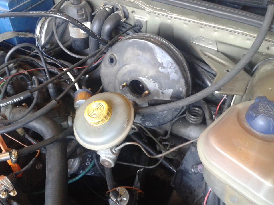 Тормозний вакуум від Audi 100 3
