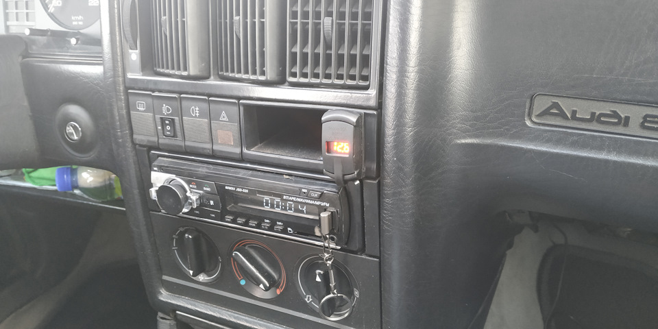 USB в Audi 80 5