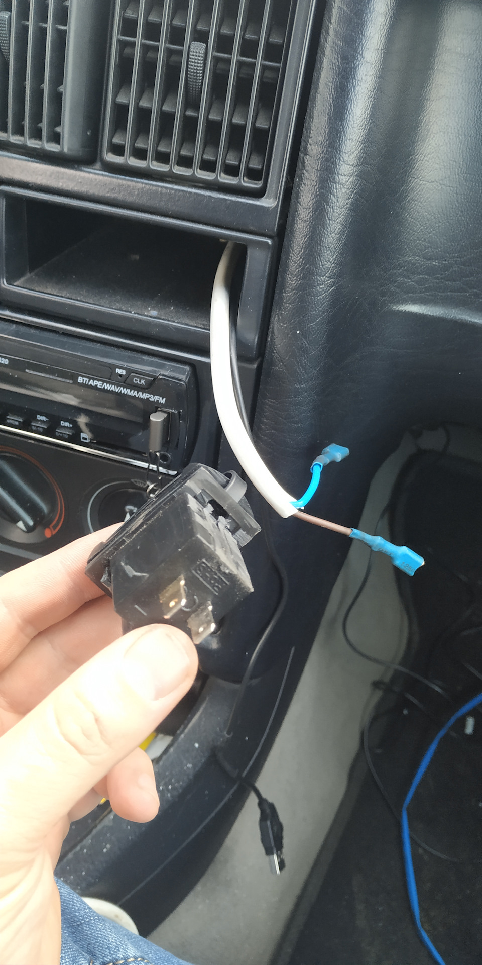 USB в Audi 80 4