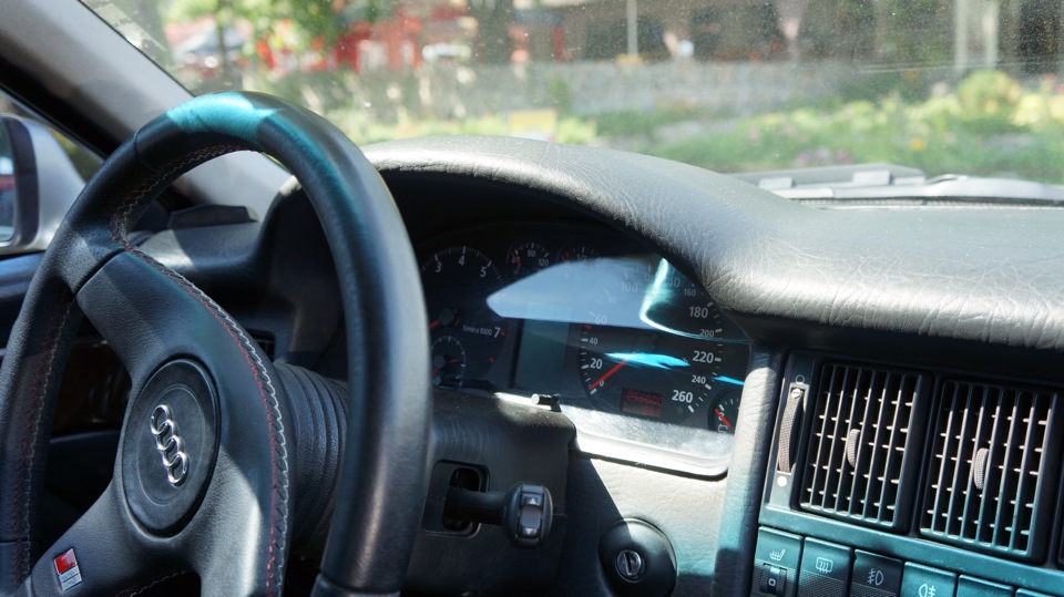Приладова панель від A4 B5 FIS в Audi 80 b4 3